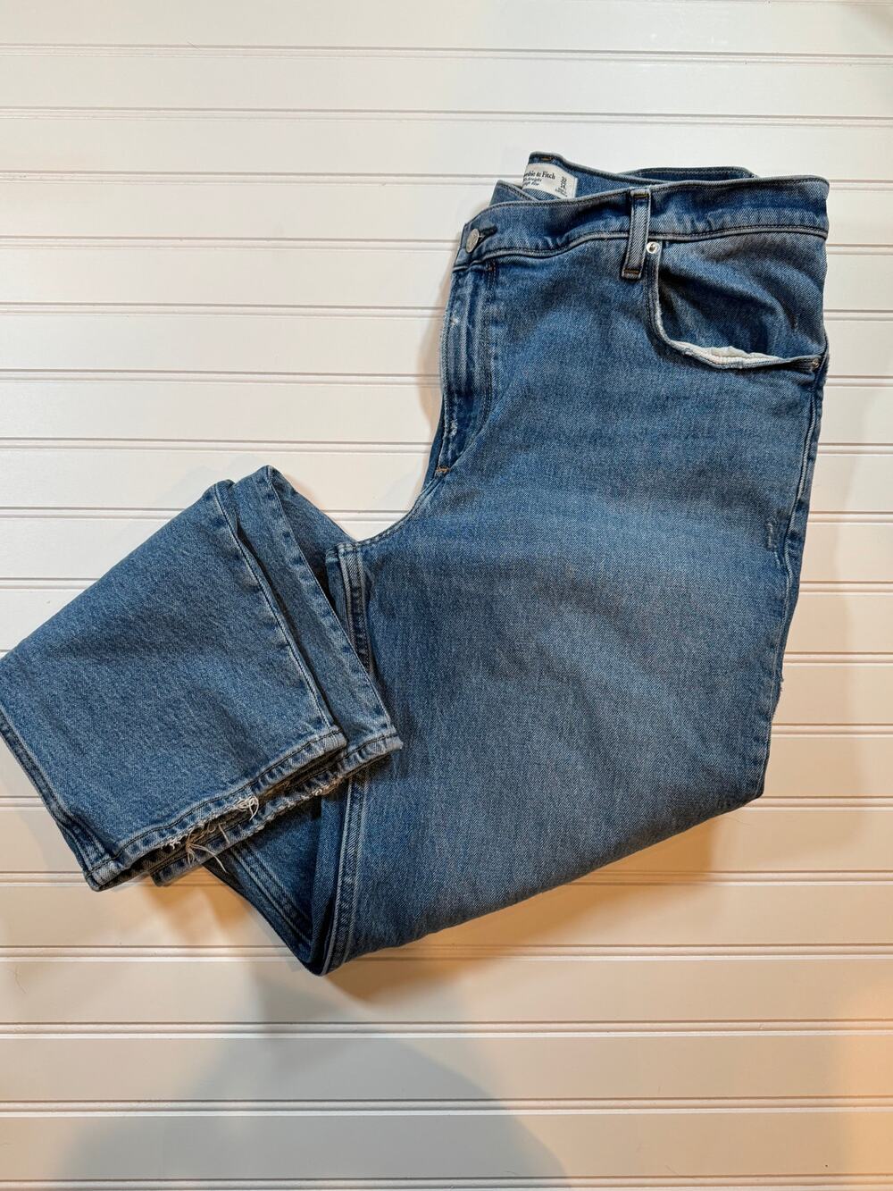 Abercrombie & Fitch the 90's straight ultra high rise. Womens 14/32 Long/Tall.